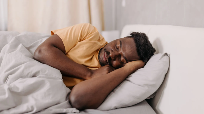 Saiba como sua alimentação pode interferir na sua noite de sono