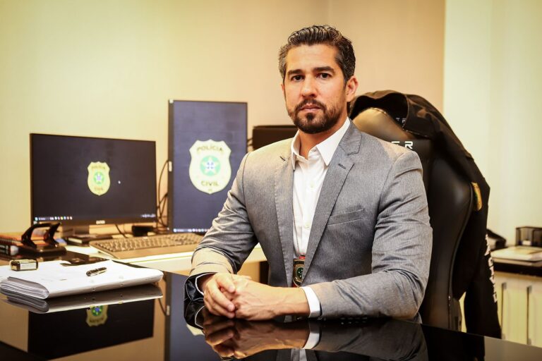 Golpes digitais e o mito da caverna: como medo, ansiedade e usura (MAU) manipulam a percepção da realidade
