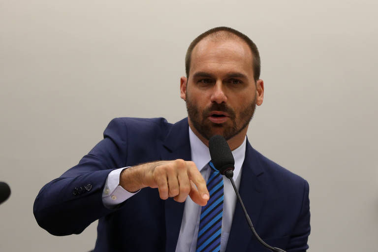Eduardo Bolsonaro apresenta pedido de licença e seguirá afastado da Câmara por quatro meses