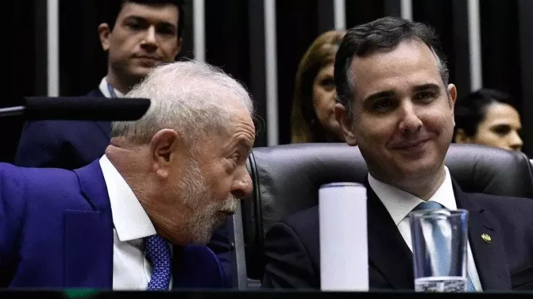 Após reunião com Lula, Pacheco descarta assumir ministério no governo