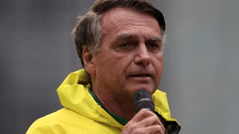 Em manifestação na Avenida Paulista, Bolsonaro acusa STF de ‘golpe’ e conluio para eleger Lula em 2022