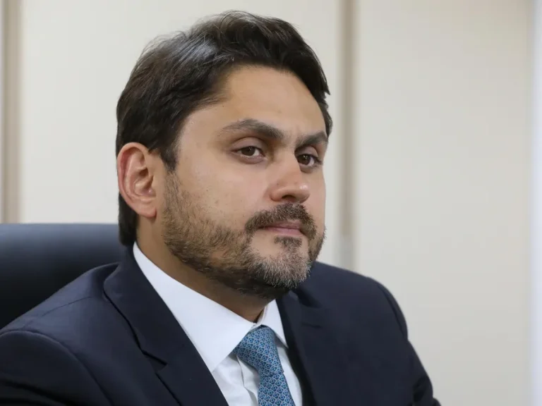 PGR denuncia ao STF ministro das Comunicações por corrupção em emendas quando exercia mandato como deputado federal