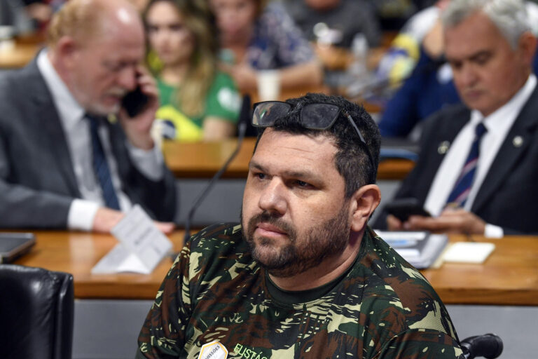 Defesa de Oswaldo Eustáquio vai reiterar pedido de asilo na Espanha