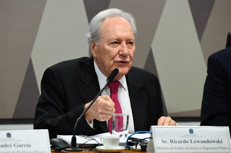 Entidades policiais criticam PEC da Segurança, apresentada pelo Ministério da Justiça