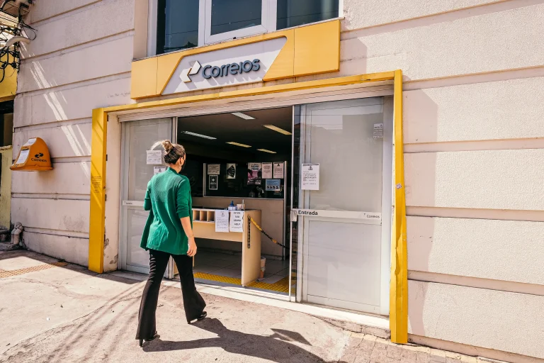 Correios inicia atendimento sobre descontos indevidos do INSS na sexta-feira