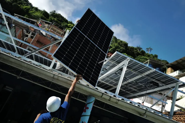 Brasil registra 245 mil novas instalações em energia solar em 2025, aponta pesquisa