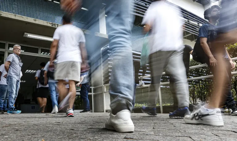 Enem terá pré-inscrição automática para estudantes do 3º ano do ensino médio público