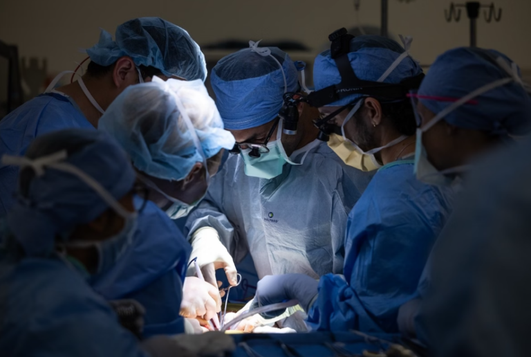 Médicos fazem primeiro transplante de bexiga em humano: “Histórico”