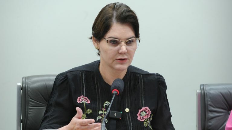 Oposição vai protocolar pedido de CPMI do INSS nesta terça-feira