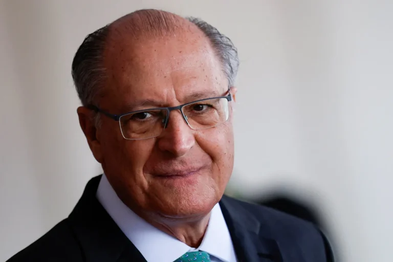 Alckmin é internado no DF após quadro de enjoo e dores abdominais