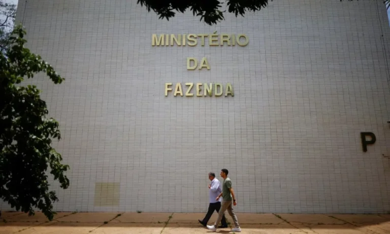PAC e emendas podem bancar ressarcimento de aposentados, diz Fazenda