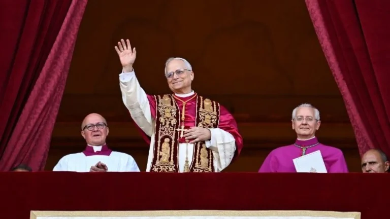 Papa Leão XIV promete proteger doutrina da Igreja e enfrentar modernidade