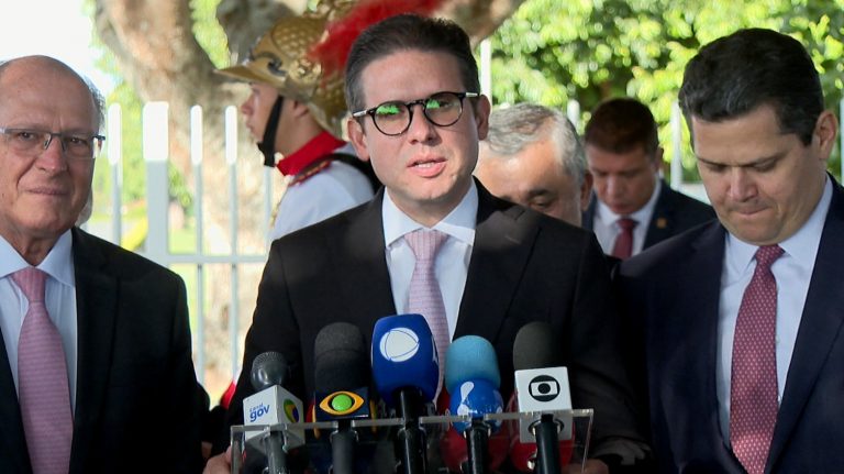 Ministro da Fazenda apresenta aos presidentes da Câmara e do Senado medidas estruturantes para o equilíbrio fiscal