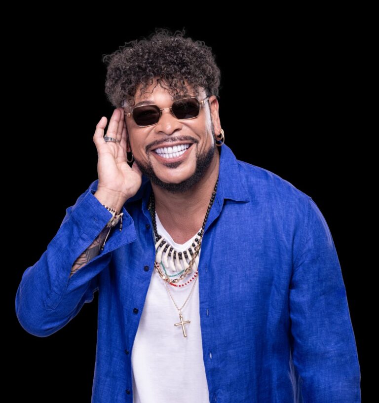 Jau e Edson Gomes embalam pôr do sol com show especial em Aracaju
