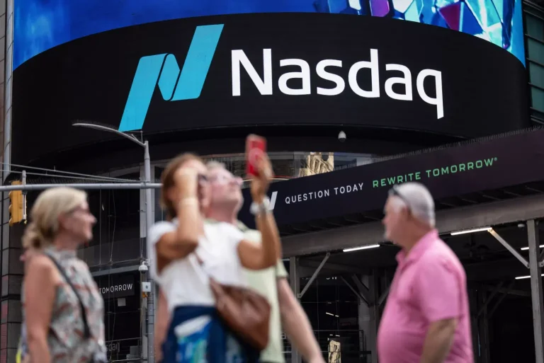 Nasdaq 100 fecha em nível recorde pela 1ª vez desde fevereiro