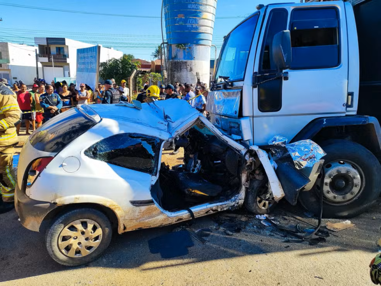 Mulher foi sequestrada pelo ex-marido antes da batida contra caminhão, diz polícia sobre morte de ex-casal em Itabaiana