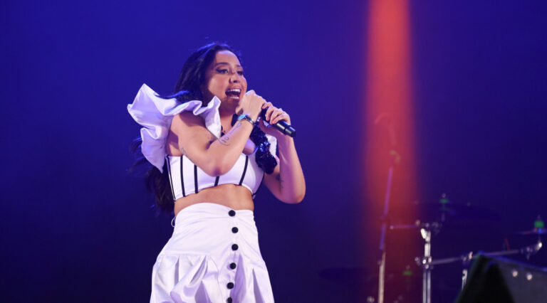 Arraiá do Povo terá show de Mari Fernandez em noite de artistas femininas nesta quinta-feira, 12, no Arraiá do Povo