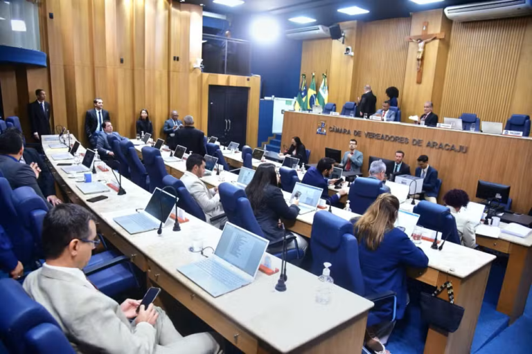 Câmara de Vereadores de Aracaju instaura CPIs para investigar uso de recursos públicos na SMTT e Natal Iluminado