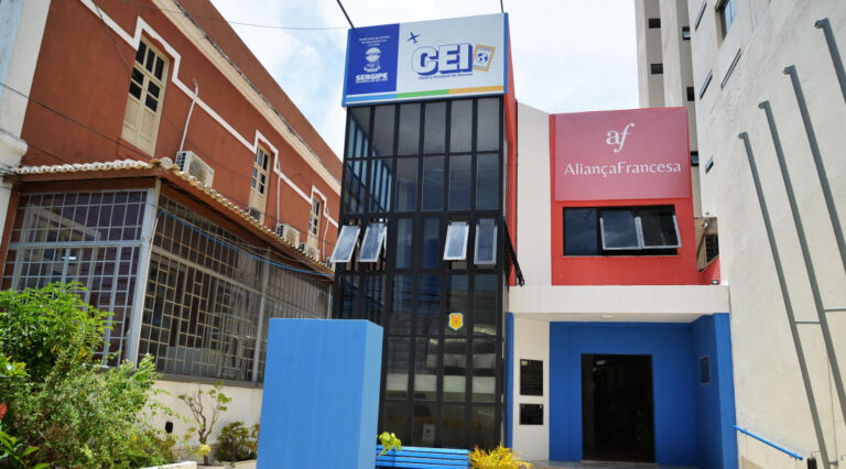 Inscrições para cursos de inglês e espanhol pelo Centro Estadual de Idiomas têm início na segunda-feira, 30