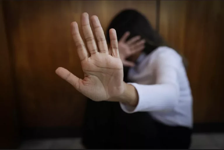 Brasil tem alta de feminicídio e estupro em 2024; roubo a banco, carga e de veículos caem, aponta governo