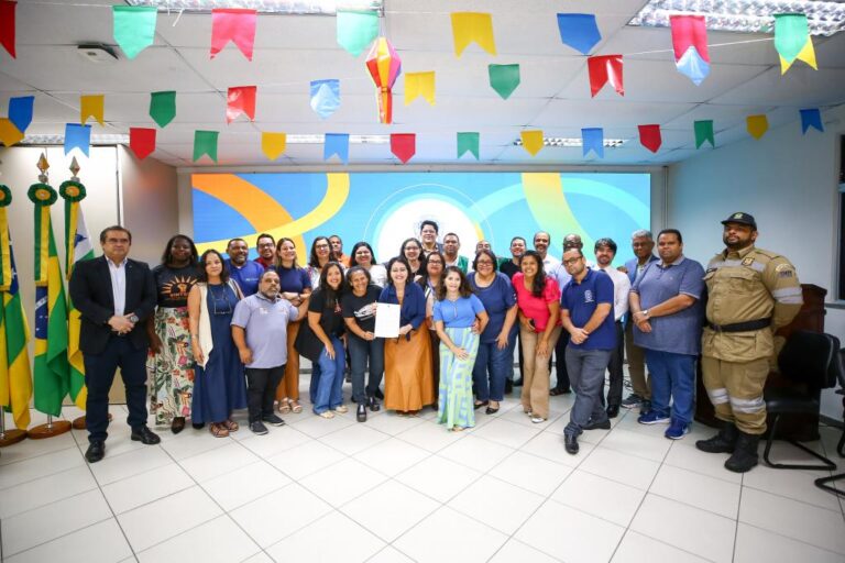 Prefeita Emília anuncia reajuste de 6,26% para servidores durante reunião com Mesa de Negociação