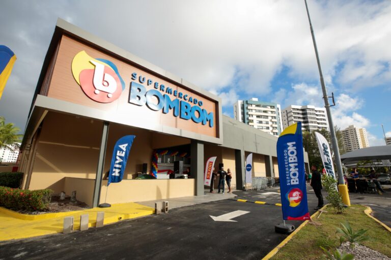 Já em funcionamento em Aracaju, Supermercado Bombom gera mais de 100 empregos diretos, impulsionando a economia na capital