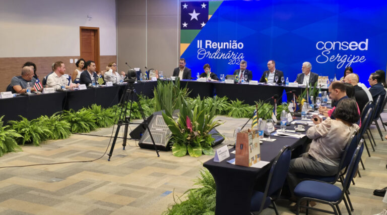 Em Sergipe, ministro da Educação assina portaria que autoriza uso de recursos do Salário-Educação na alimentação escolar