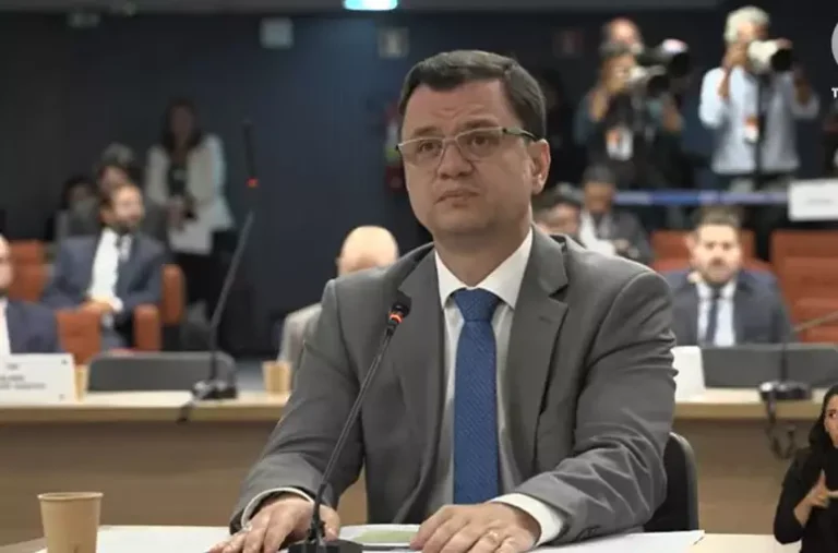 Ao STF, Torres confirma que Ministério da Justiça não tinha elementos técnicos sobre fraude nas urnas e que nunca tratou de minuta de golpe com Bolsonaro