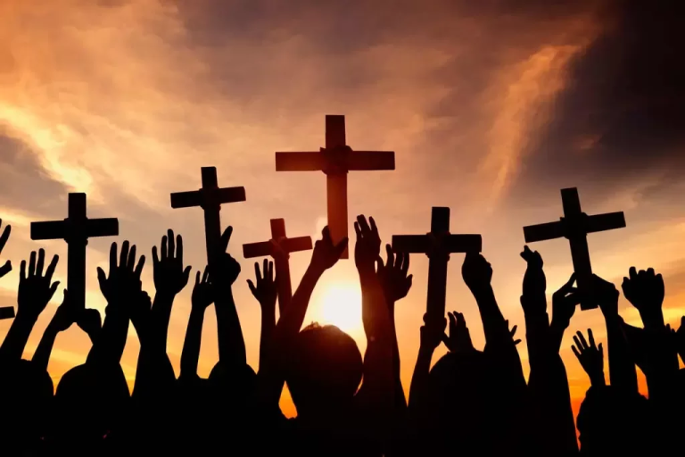 Apesar de crescimento do islamismo e dos ‘sem-religião’, cristianismo ainda prevalece no mundo