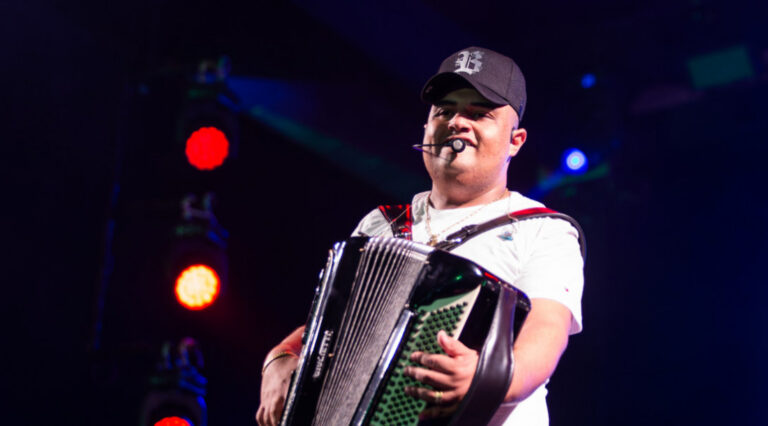 Tarcísio do Acordeon e Cavalo de Pau estão entre as atrações do Arraiá do Povo, em Aracaju, nesta sexta-feira (6)