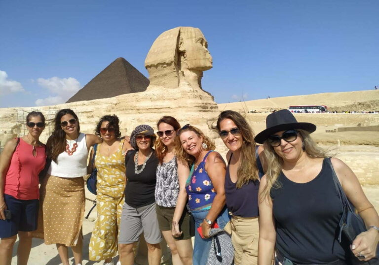 Turismo: mulheres viajantes investem em agências com ênfase no público feminino
