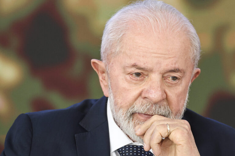 Pesquisa: aprovação da gestão Lula sobe para 42,9%; desaprovação é de 53,6%