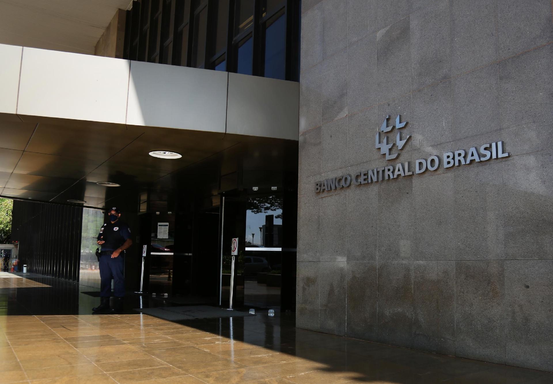 Boletim Focus: mercado eleva projeção de Selic para 13% em 2026