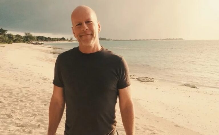 Bruce Willis não consegue mais falar, ler ou andar em meio ao avanço da demência, diz jornal