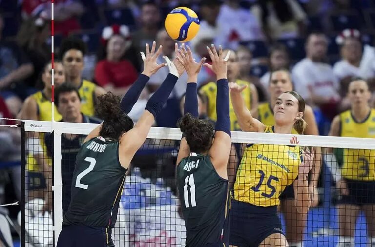 Itália vence Brasil de virada e é tricampeã da Liga das Nações