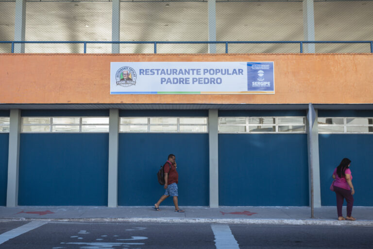 Governo de Sergipe reinaugura Restaurante Popular Padre Pedro no Espaço Zé Peixe, em Aracaju