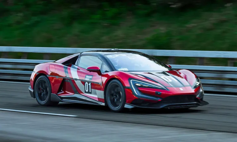 Saiba mais sobre carro elétrico que registrou recorde mundial após quase chegar a quase 480 km/h