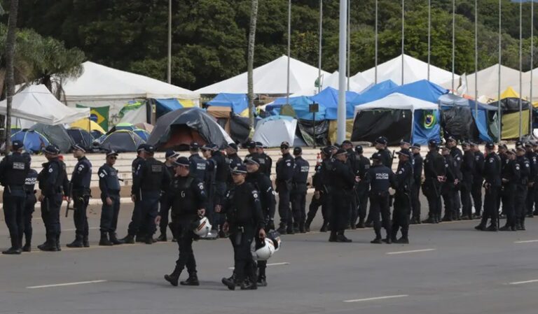 PGR denuncia casal que arrecadou R$ 1 milhão para acampamento golpista