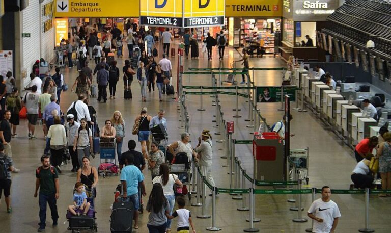 De janeiro a julho de 2025, aeroportos brasileiros registraram recorde de passageiros