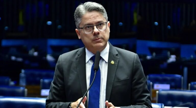Entenda projeto mais avançado no Congresso contra adultização nas redes