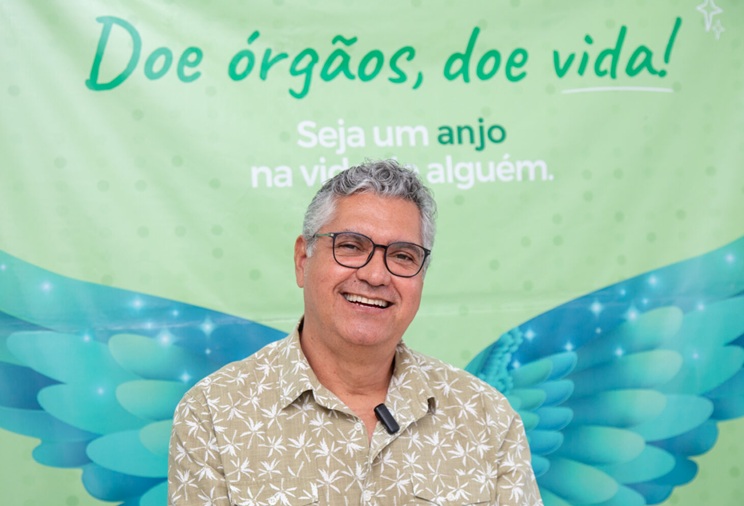 Alese entrega Título de Cidadão Sergipano a coordenador da Central de Transplantes