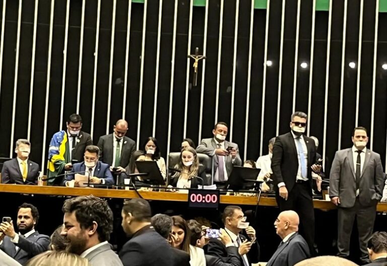 Corregedor da Câmara notifica deputados envolvidos em paralisação e promete agilidade