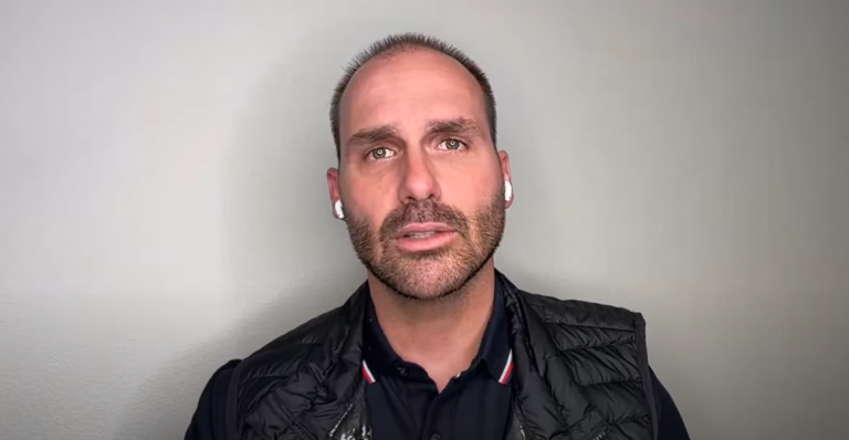 Hugo frustra oposição e abre caminho para cassar Eduardo Bolsonaro