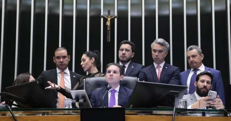PL da Adultização cria “autoridade nacional” para monitorar redes sociais