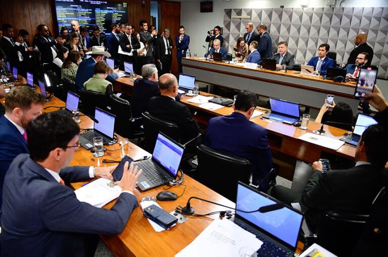 Nesta terça-feira (26), CPMI vota convocações de ex-ministros e ex-presidentes do INSS