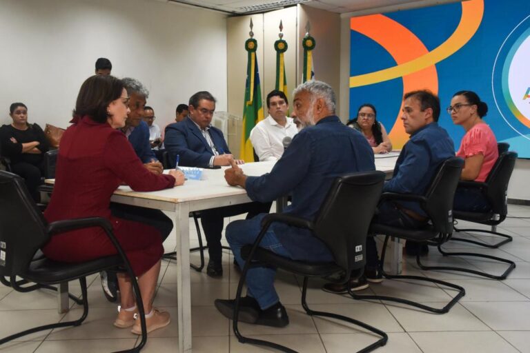 Prefeita de Aracaju cobra da Iguá soluções para falta de água e buracos nas vias da capital