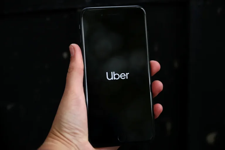 Uber anuncia Preço Fixo e Pré-Pago para baratear viagens