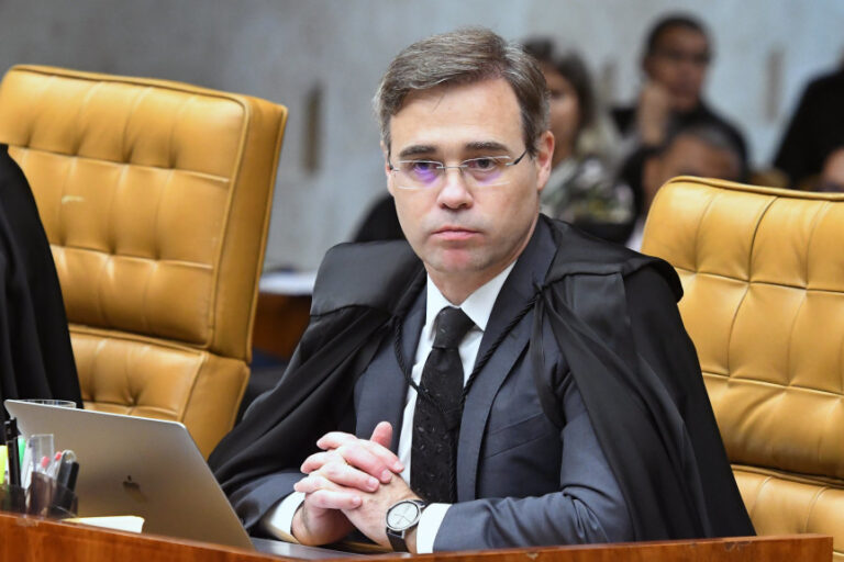 André Mendonça é sorteado como novo relator de inquéritos sobre fraude no INSS