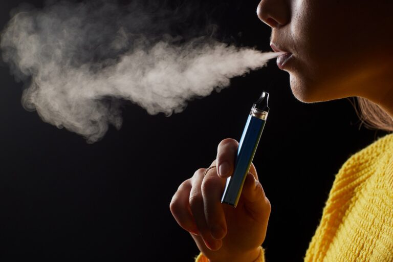 Alerta: vape e cigarro aumentam risco de ansiedade e depressão em adolescentes