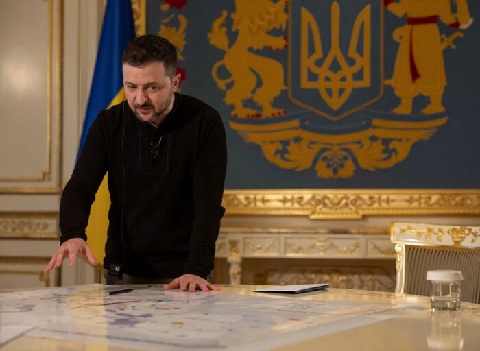 Zelensky admite, pela primeira vez, negociar troca territorial para encerrar conflito